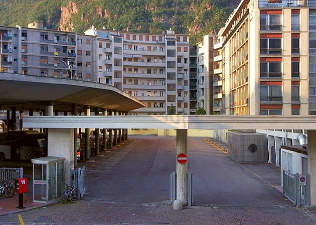 Autobahnhof Perathonerstraße, Bozen, Trentino-Südtirol, Italien, Juli 2007